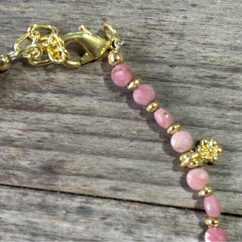 Rhodonite Beaded Pink & Gold Flower Bracelet - Picture 5 of 6